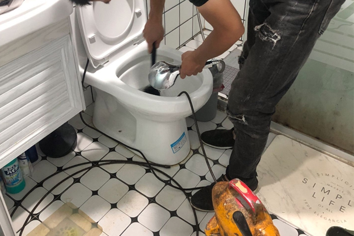 织金马桶堵塞自己疏通还是找师傅?专业上门服务让你省时更省心